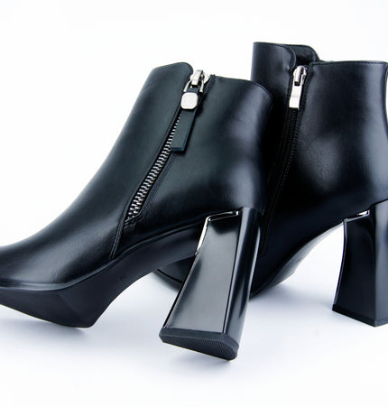 Botines Greta con cremallera decorativa