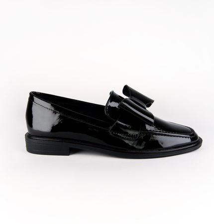 Mocasines Bruna con moño en charol