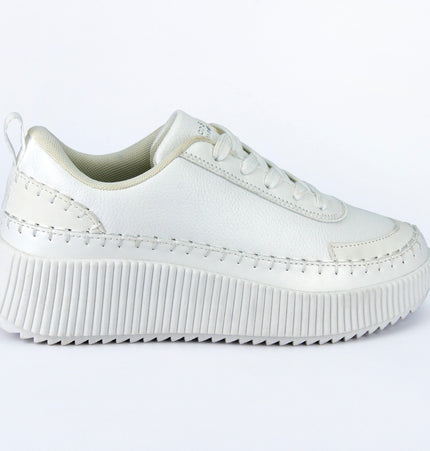 Tenis Isa con costura decorativa