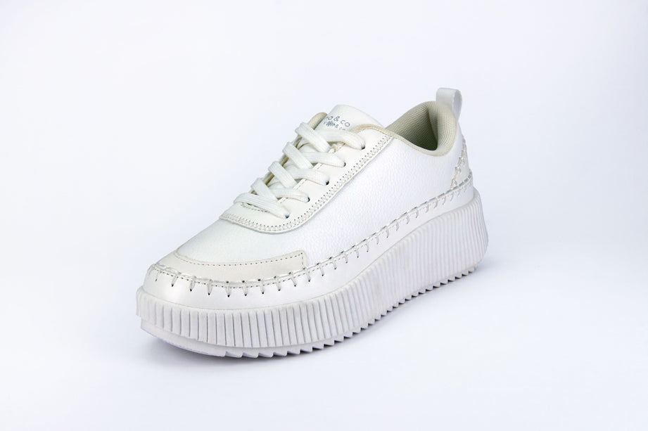 Tenis Isa con costura decorativa