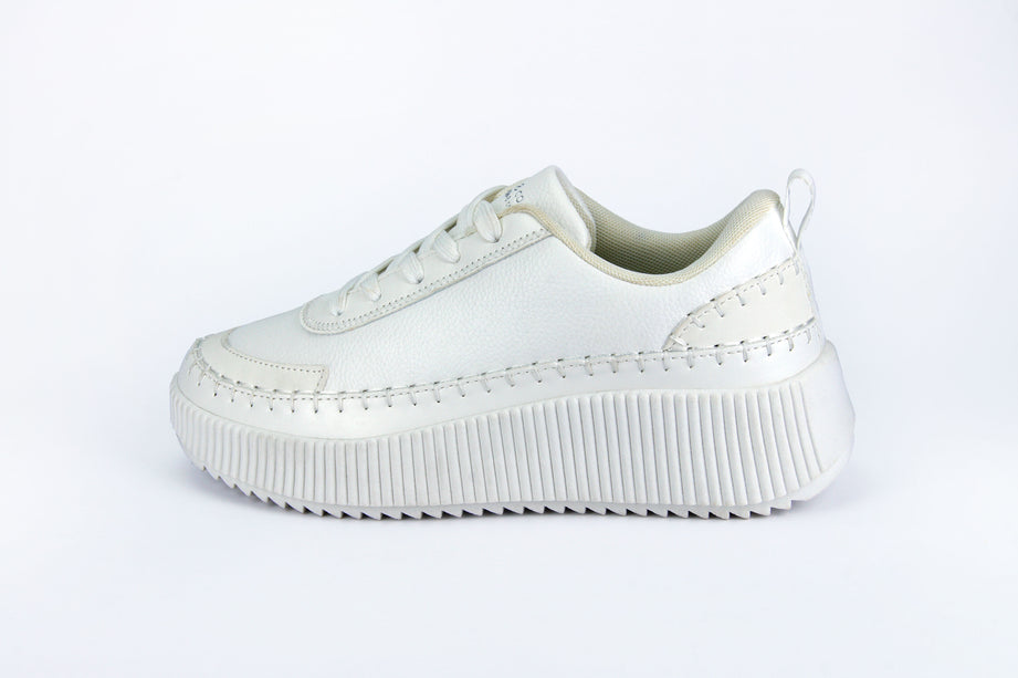 Tenis Isa con costura decorativa