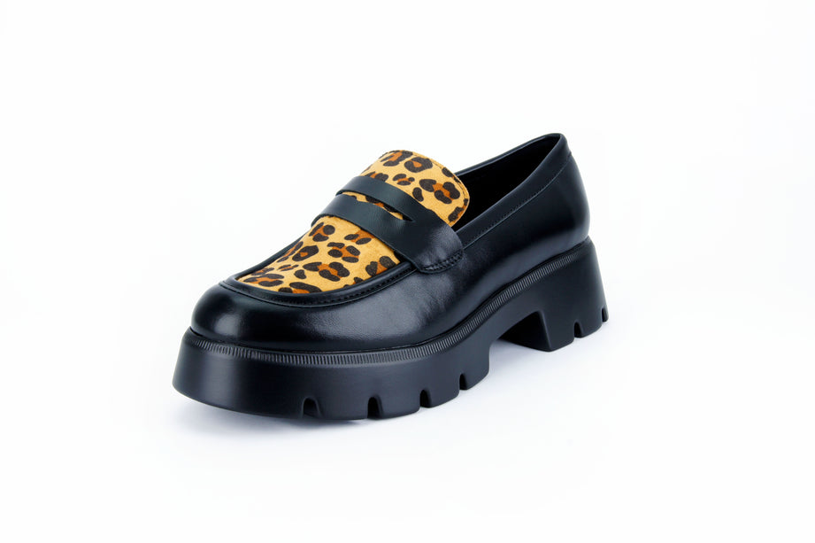 Mocasines Cleo con antifaz y estampado animal print