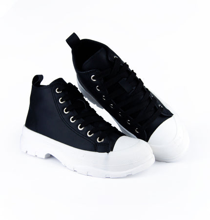 Teni Mar tipo converse negro suela blanco