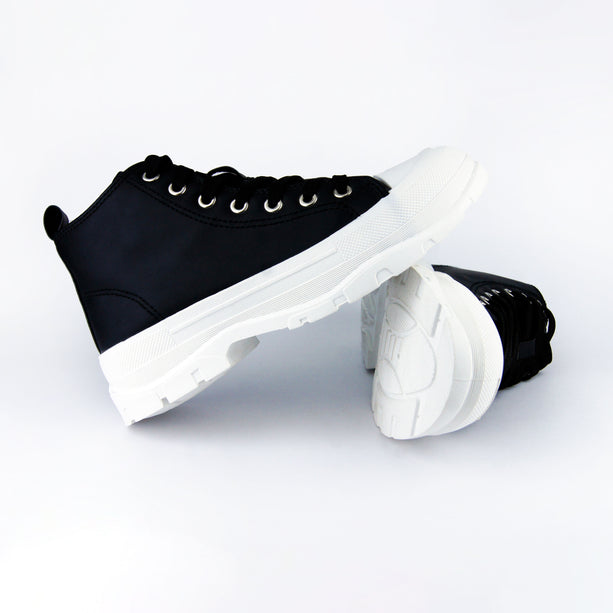 Teni Mar tipo converse negro suela blanco