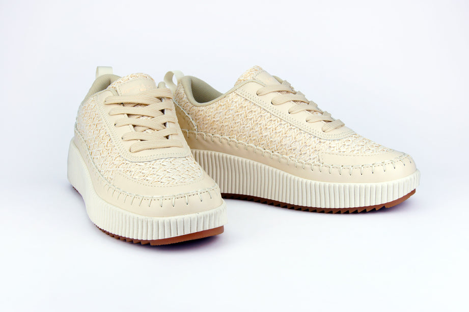 Tenis Celeste con textura tejida